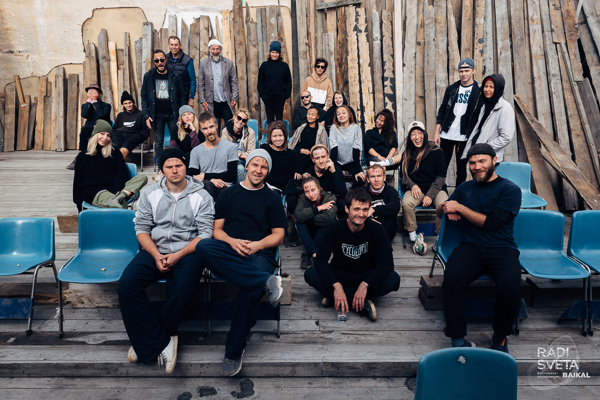 Актер Александр Аладышев вернулся с острова Ольхон с новыми театральными идеями для города. Рассказываем о вдохновивших владимирца практиках и рассуждаем о новаторстве местного драмтеатра