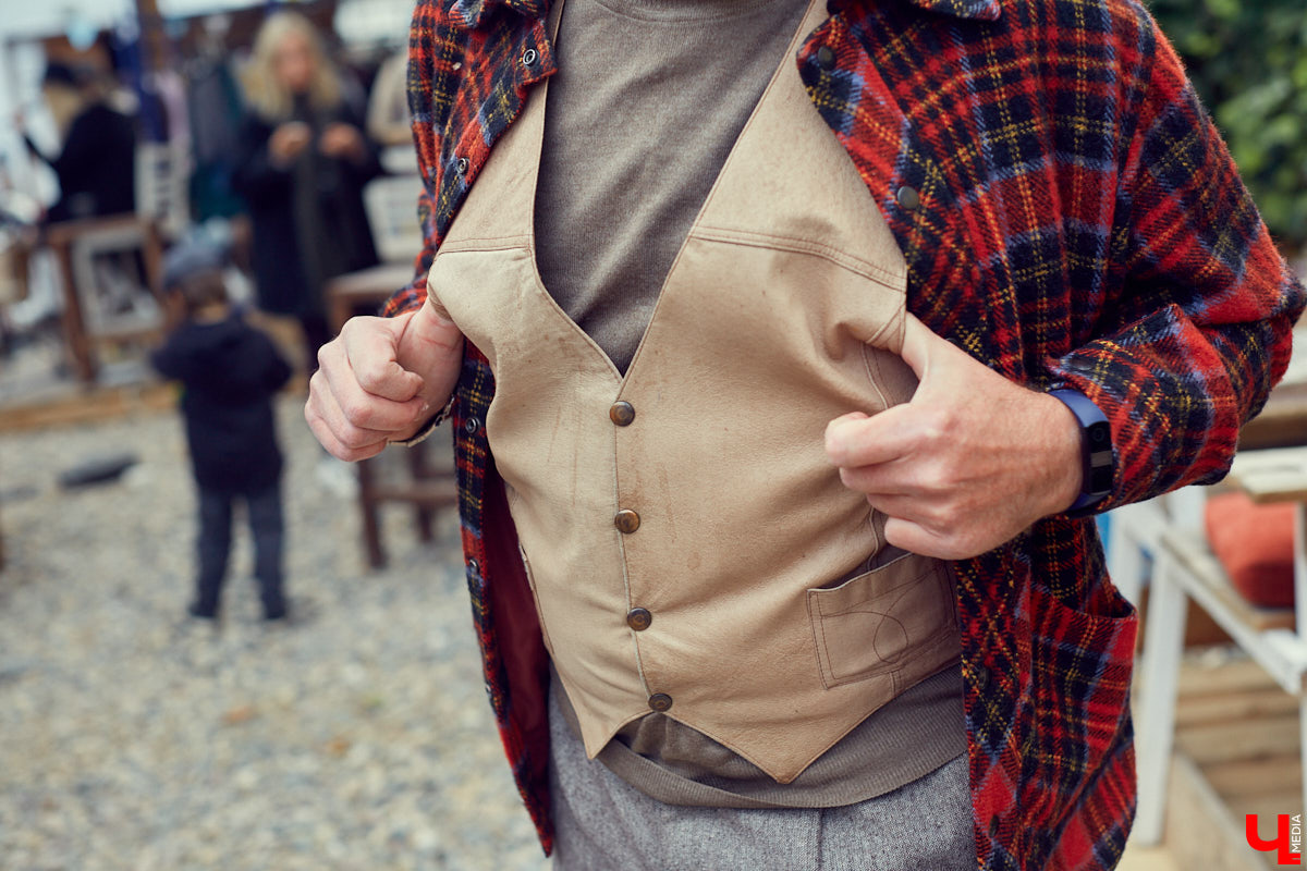 Несмотря на холод, в прошедшие выходные «Рестодвору» удалось убить двух зайцев — собрать стильно одетых горожан и создать камерную атмосферу английского праздника