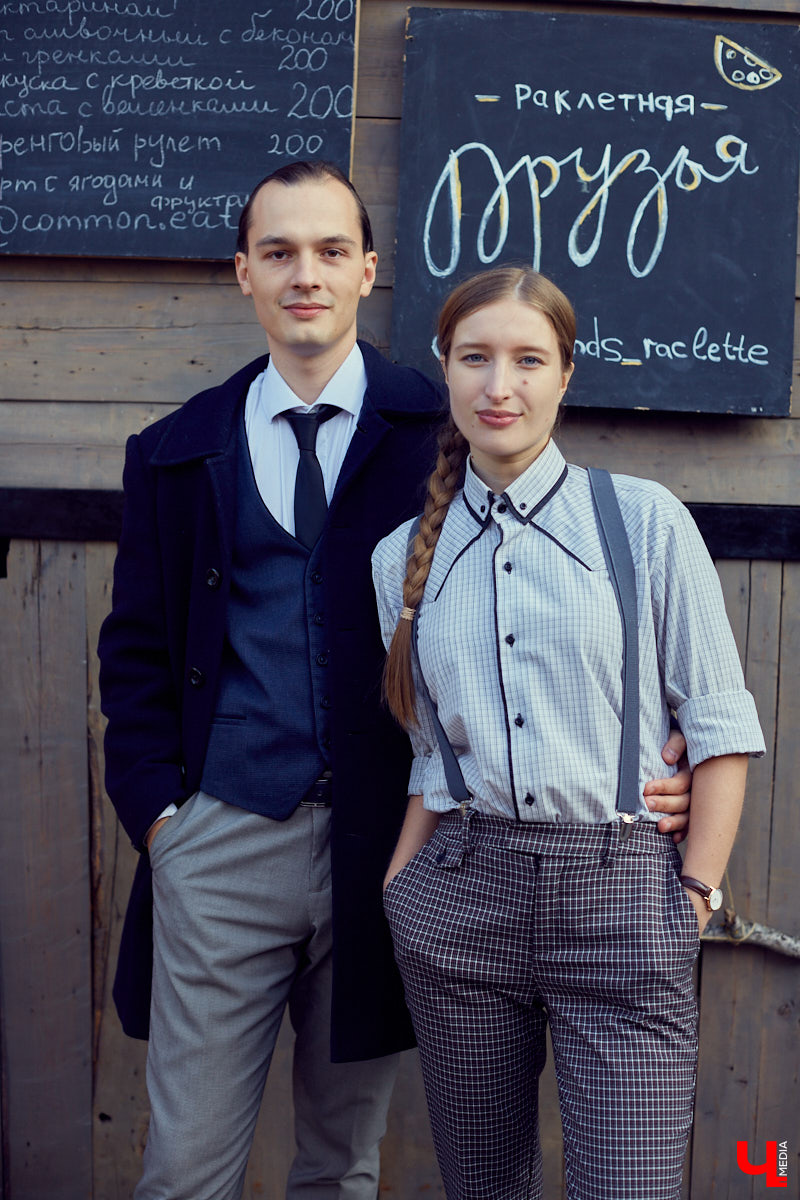 Несмотря на холод, в прошедшие выходные «Рестодвору» удалось убить двух зайцев — собрать стильно одетых горожан и создать камерную атмосферу английского праздника