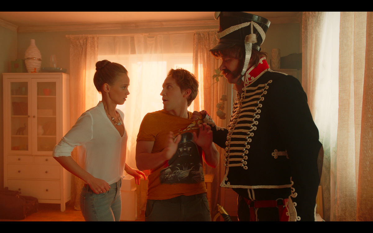 5 октября на ТНТ состоится премьера нового комедийного сериала с Гариком Харламовым в главной роли. Снялся в картине и актер из Александрова — Сергей Белов. Нашему изданию он рассказал о том, как проходила работа над проектом