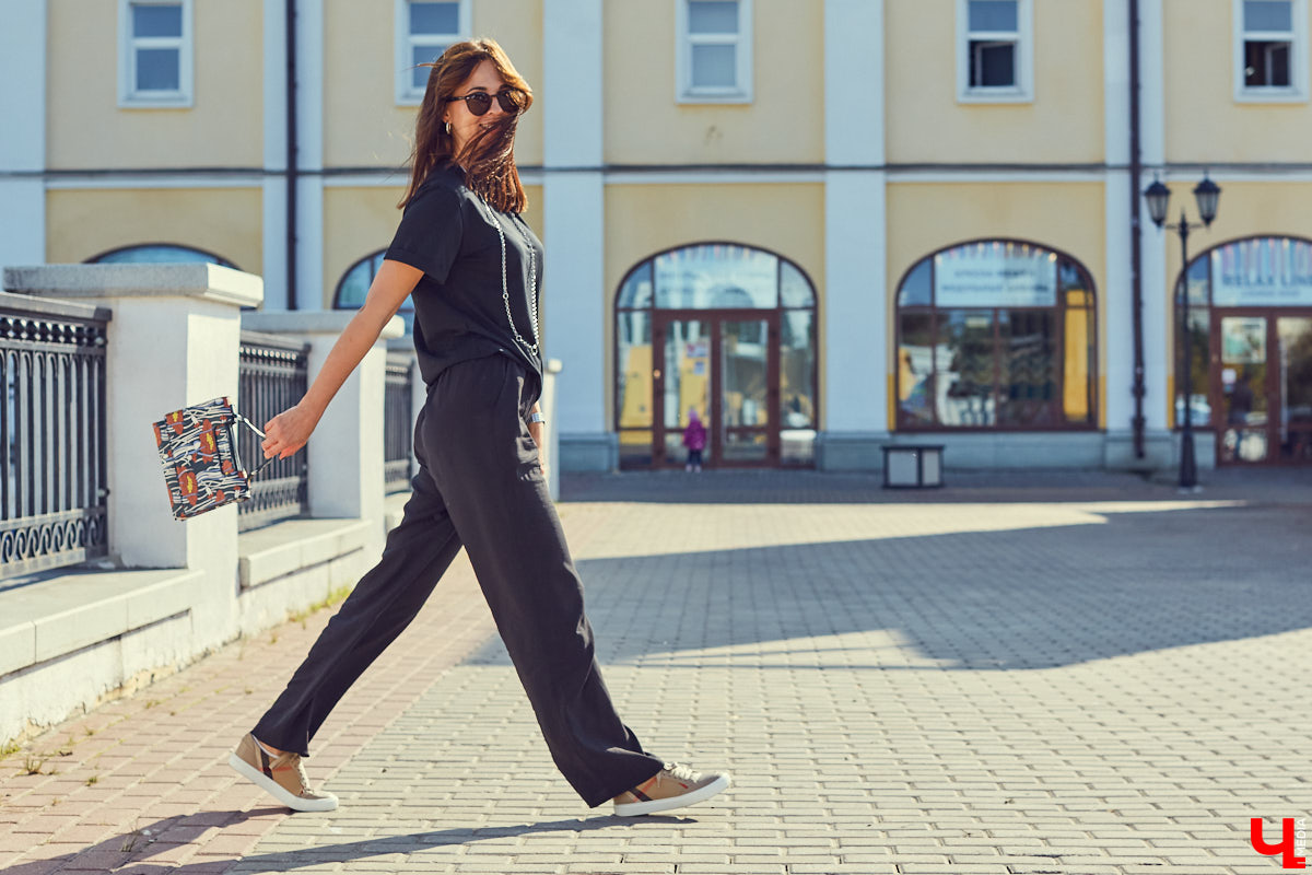 Cумочки от Dolce&Gabbana, Max Mara, итальянских миддл-брендов и аксессуары из испанского масс-маркета — рассказываем, что хранится в гардеробе владелицы владимирского бутика модной одежды Ренаты Нарзиевой