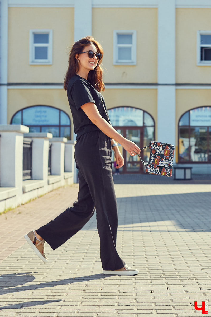 Cумочки от Dolce&Gabbana, Max Mara, итальянских миддл-брендов и аксессуары из испанского масс-маркета — рассказываем, что хранится в гардеробе владелицы владимирского бутика модной одежды Ренаты Нарзиевой