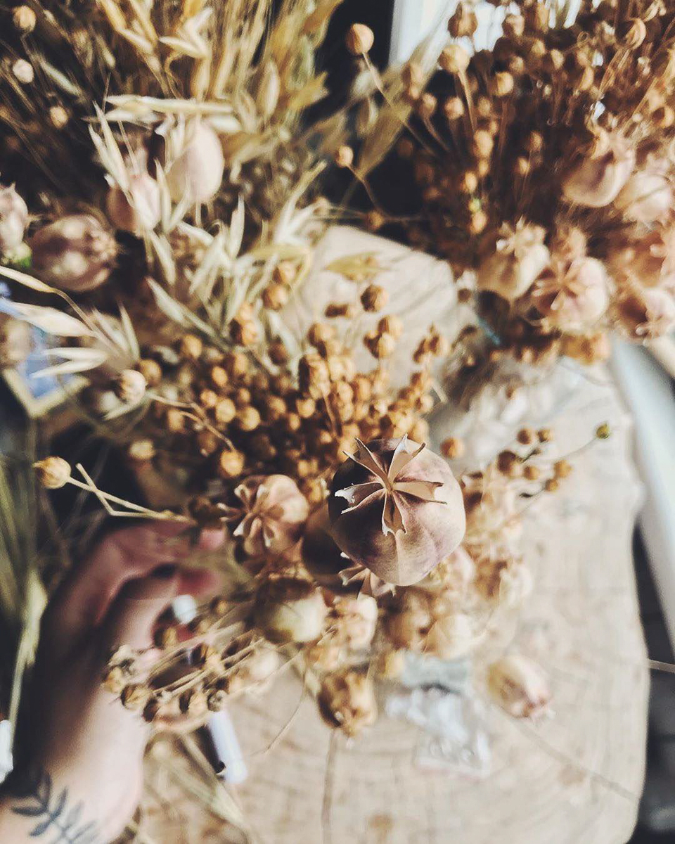 Предлагаем вам остановиться и взглянуть на атмосферные осенние снимки. Готовы поспорить, что некоторые из них окажутся на заставке ваших телефонов