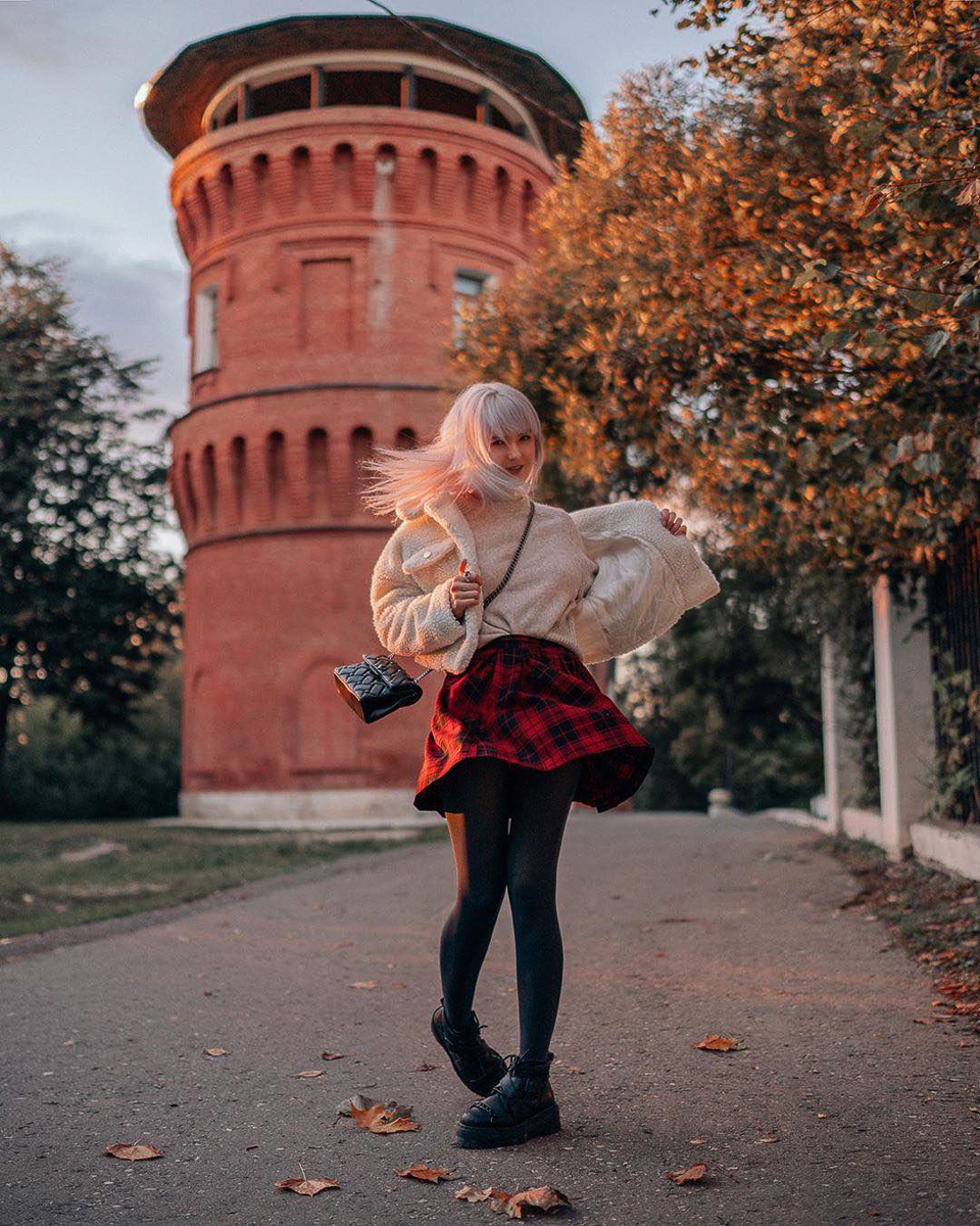 Предлагаем вам остановиться и взглянуть на атмосферные осенние снимки. Готовы поспорить, что некоторые из них окажутся на заставке ваших телефонов