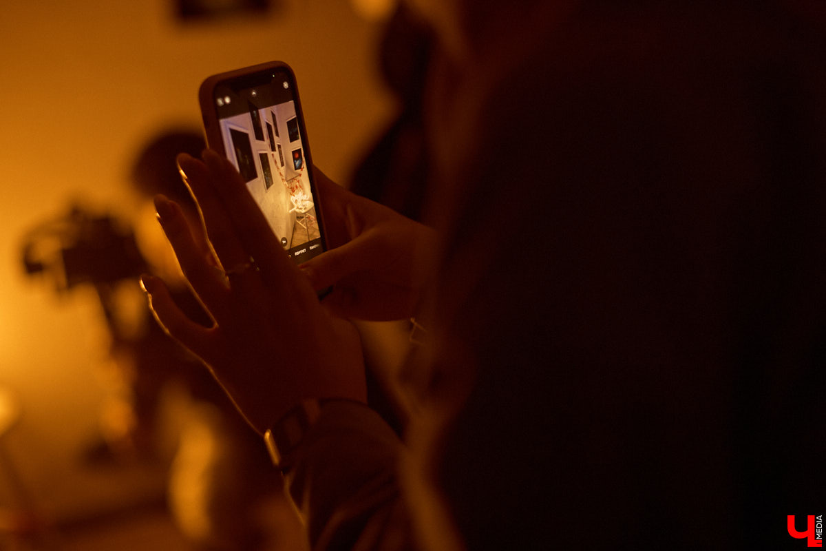 Владимир, в который влюбляются по-новому, — рассказываем, как прошла выставка уличного художника Мишкина и фотографа Виктора Фадина