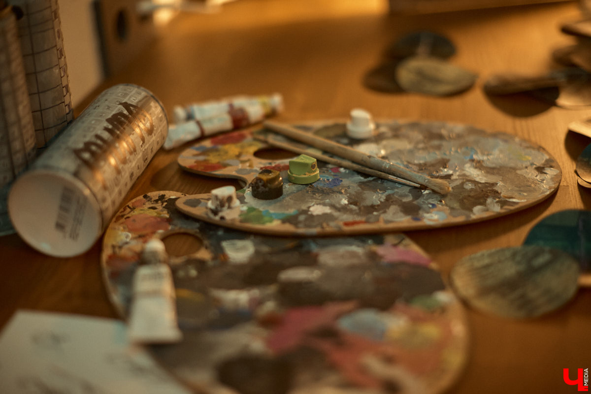 Владимир, в который влюбляются по-новому, — рассказываем, как прошла выставка уличного художника Мишкина и фотографа Виктора Фадина