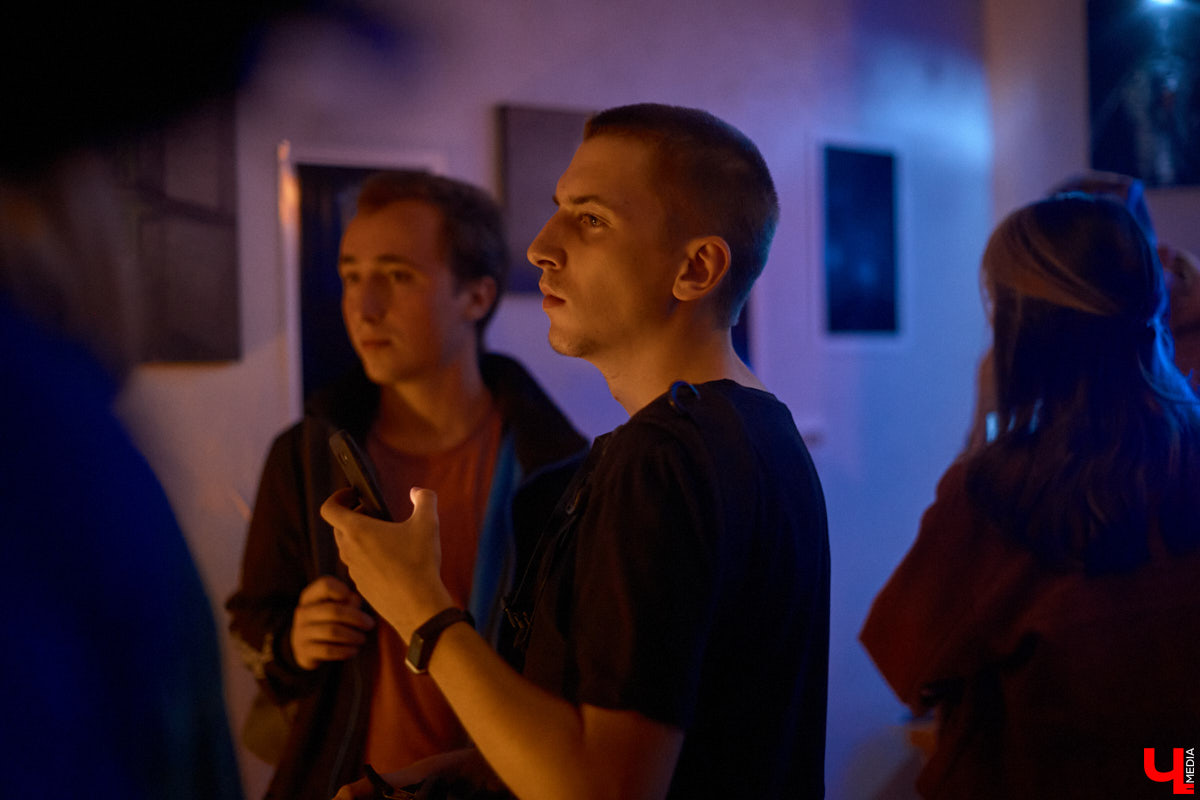 Владимир, в который влюбляются по-новому, — рассказываем, как прошла выставка уличного художника Мишкина и фотографа Виктора Фадина