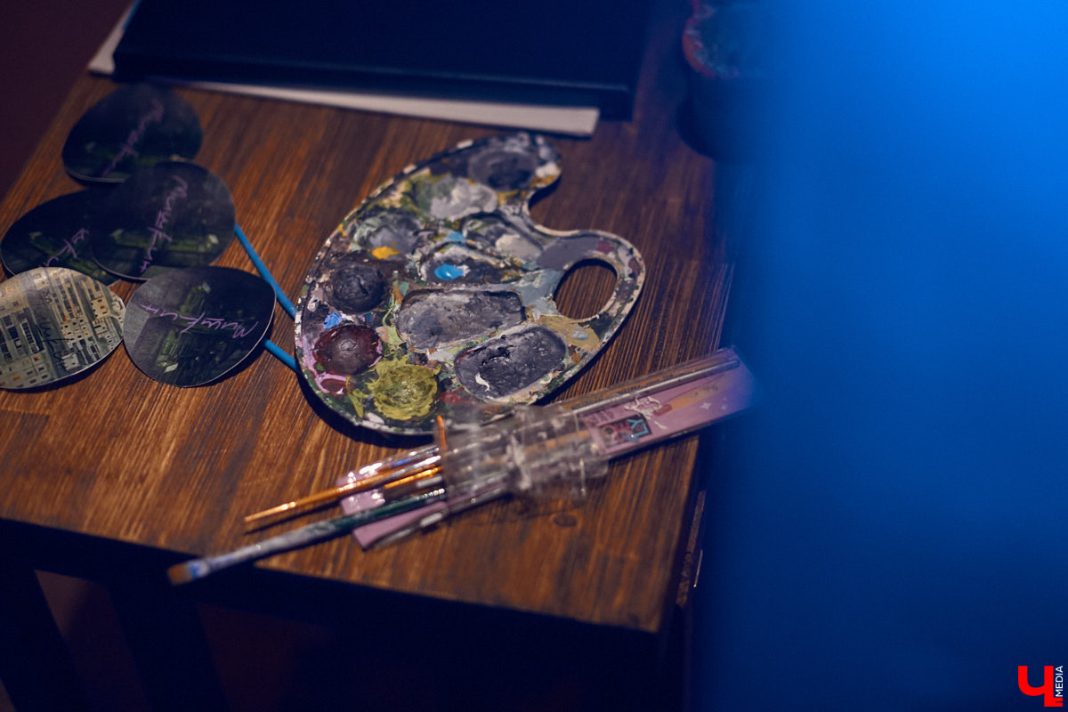 Владимир, в который влюбляются по-новому, — рассказываем, как прошла выставка уличного художника Мишкина и фотографа Виктора Фадина