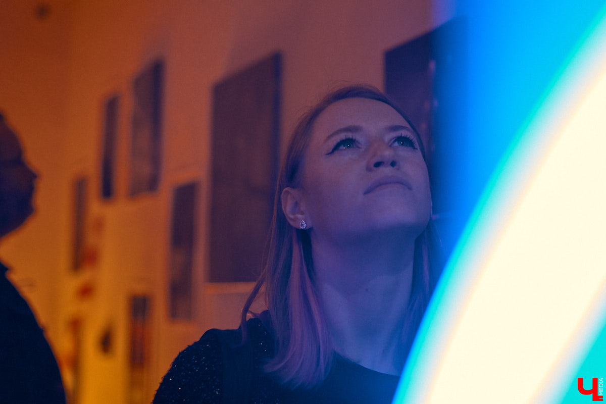 Владимир, в который влюбляются по-новому, — рассказываем, как прошла выставка уличного художника Мишкина и фотографа Виктора Фадина