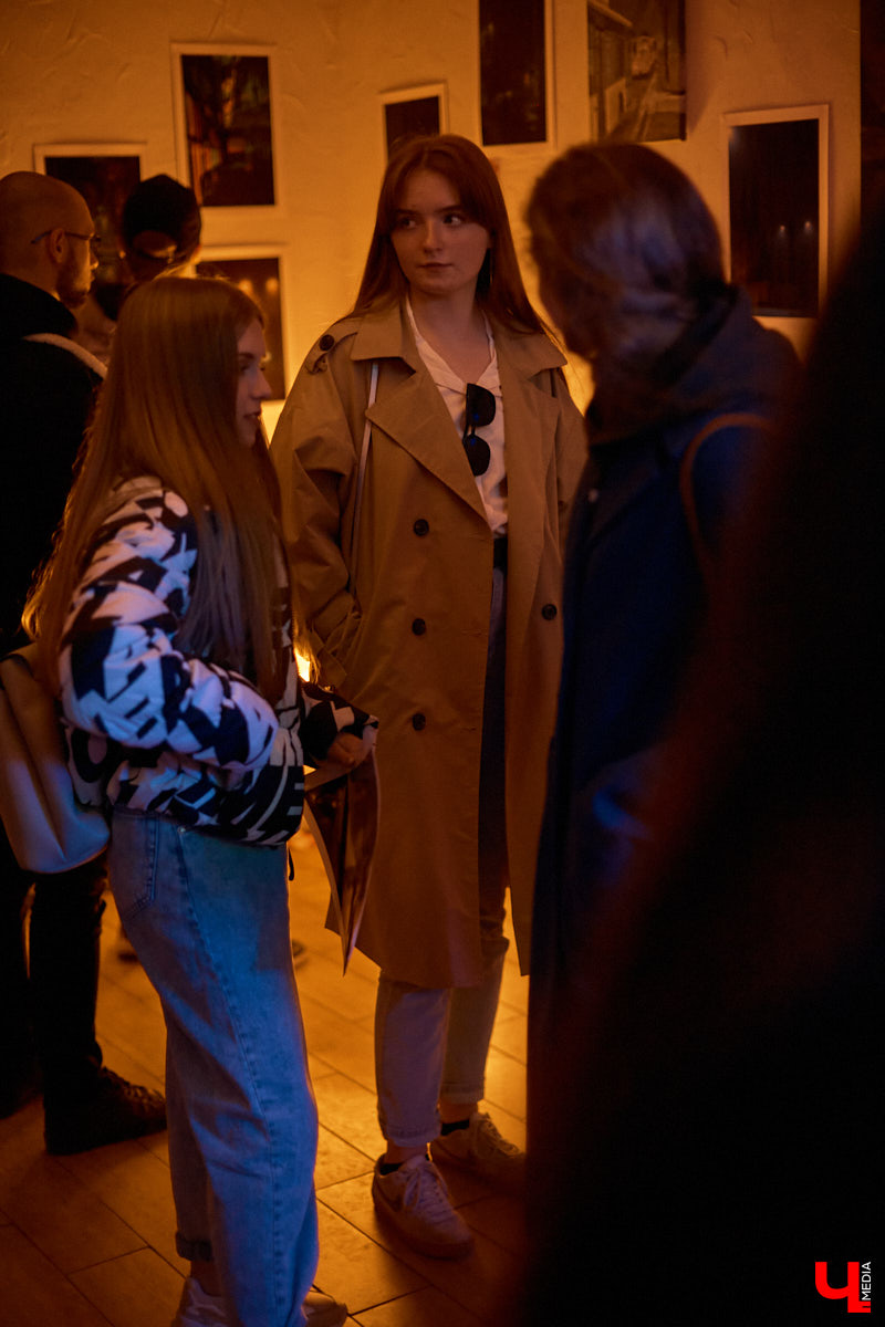 Владимир, в который влюбляются по-новому, — рассказываем, как прошла выставка уличного художника Мишкина и фотографа Виктора Фадина