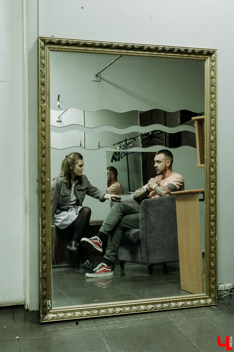 Перед владимирским концертом позитивных костромичей «Гудтаймс» пообщались с вокалистом и автором Артемом Шаровым: о тенденциях убойного местного слэма и новом альбоме. Инсайды с фитами внутри