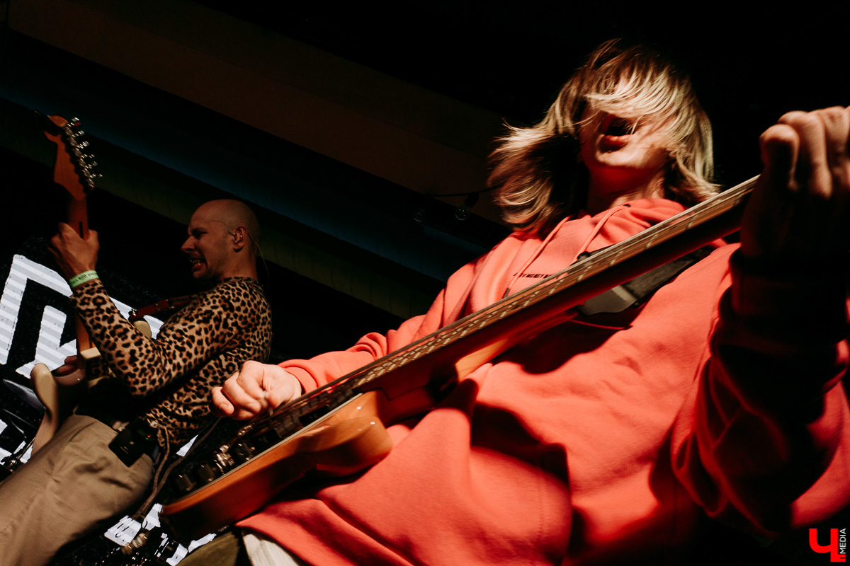 Перед владимирским концертом позитивных костромичей «Гудтаймс» пообщались с вокалистом и автором Артемом Шаровым: о тенденциях убойного местного слэма и новом альбоме. Инсайды с фитами внутри