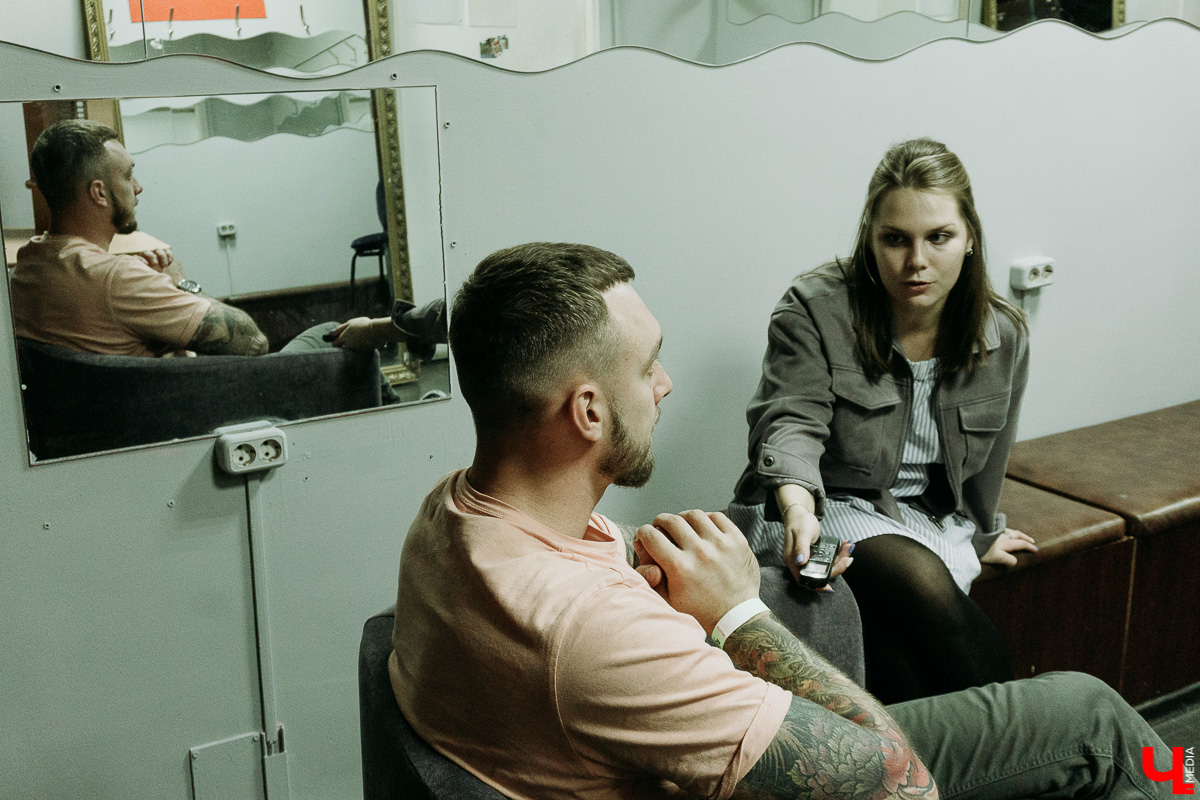 Перед владимирским концертом позитивных костромичей «Гудтаймс» пообщались с вокалистом и автором Артемом Шаровым: о тенденциях убойного местного слэма и новом альбоме. Инсайды с фитами внутри