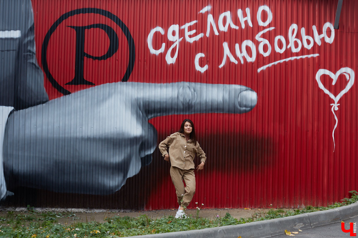 Изучаем танцевальную повестку нашего города под руководством женственной хип-хоп танцовщицы Аси Саркисян