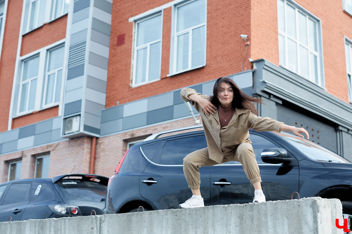 Изучаем танцевальную повестку нашего города под руководством женственной хип-хоп танцовщицы Аси Саркисян