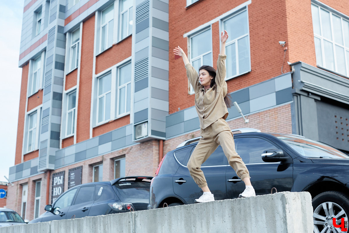 Изучаем танцевальную повестку нашего города под руководством женственной хип-хоп танцовщицы Аси Саркисян