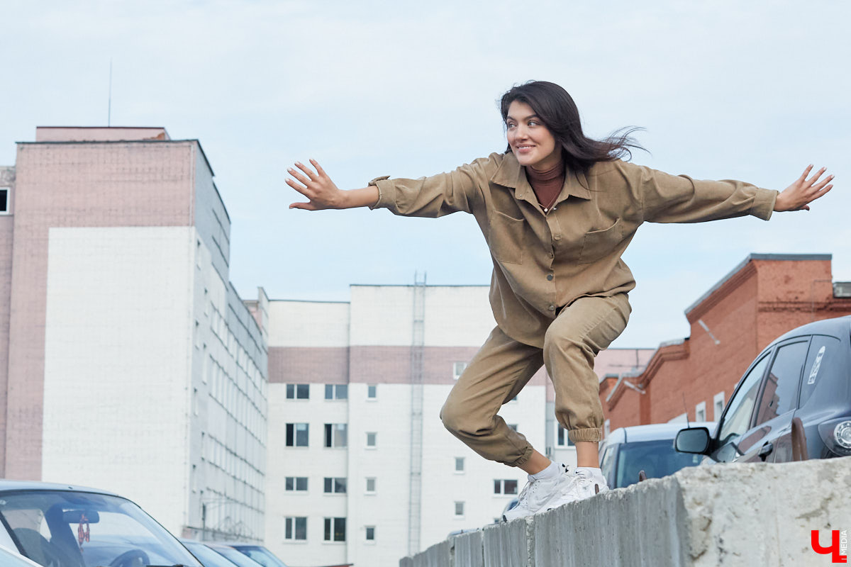 Изучаем танцевальную повестку нашего города под руководством женственной хип-хоп танцовщицы Аси Саркисян