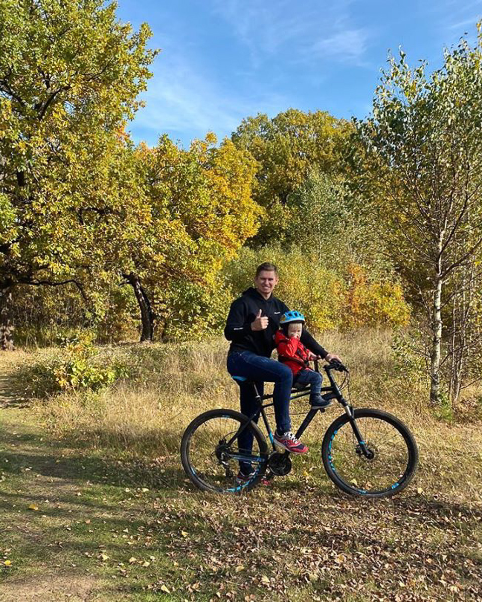 Просто нельзя взять и не сделать фото с осенними листьями