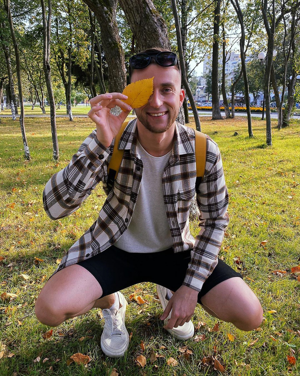 Просто нельзя взять и не сделать фото с осенними листьями