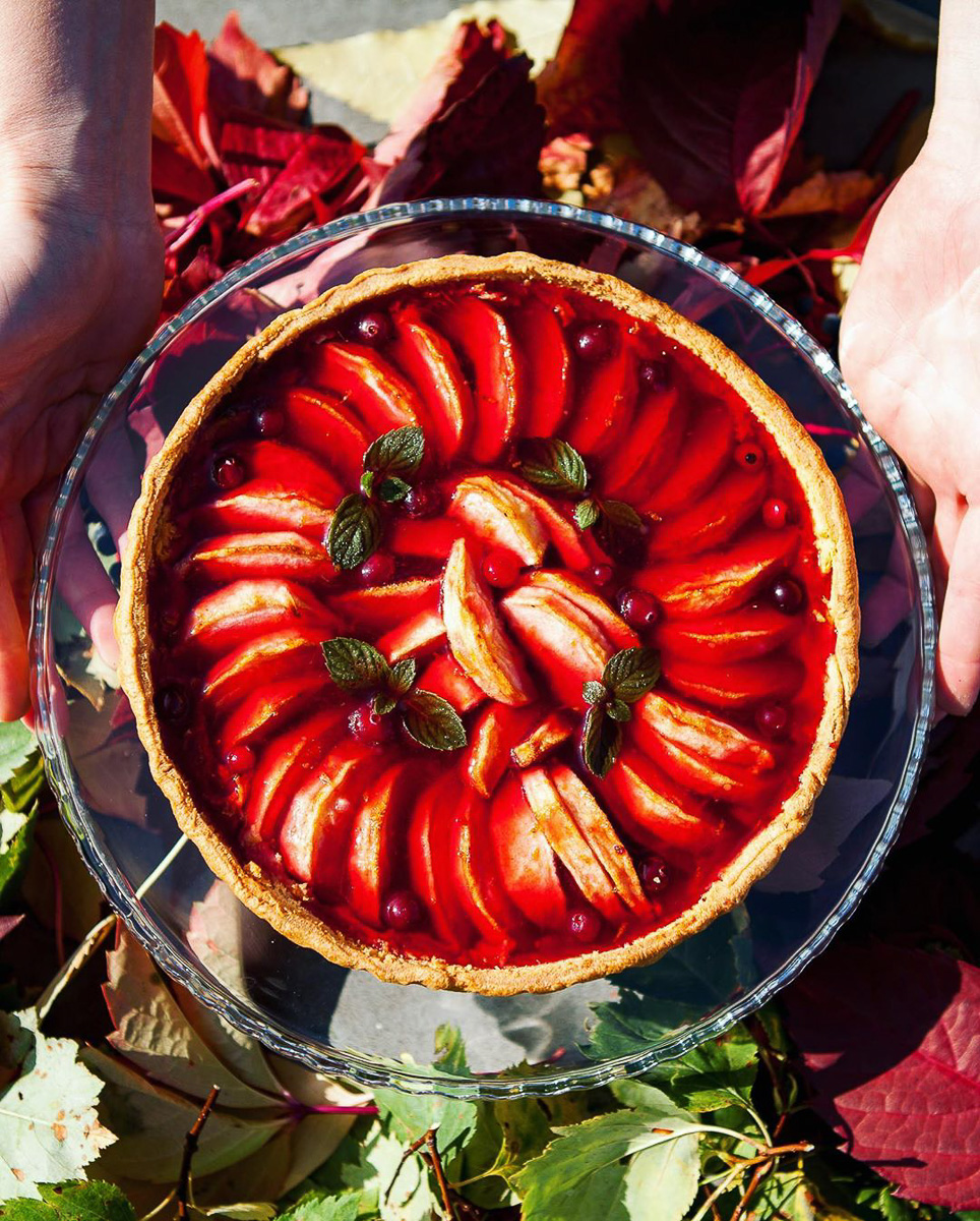 Просто нельзя взять и не сделать фото с осенними листьями