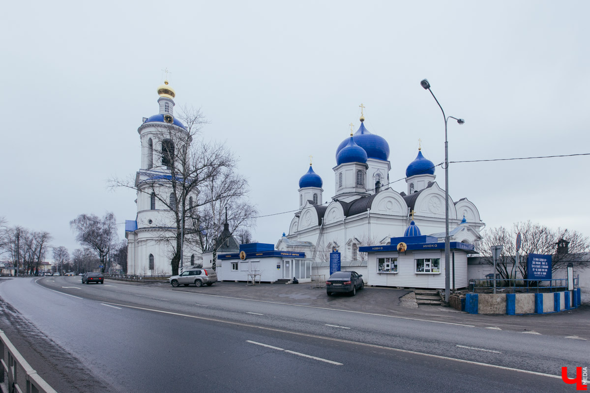 В Пизу путь пока заказан - границы закрыты. Но кадр с “падающей” башней повторить можно и в наших краях. Мы выбрали 7 подходящих локаций