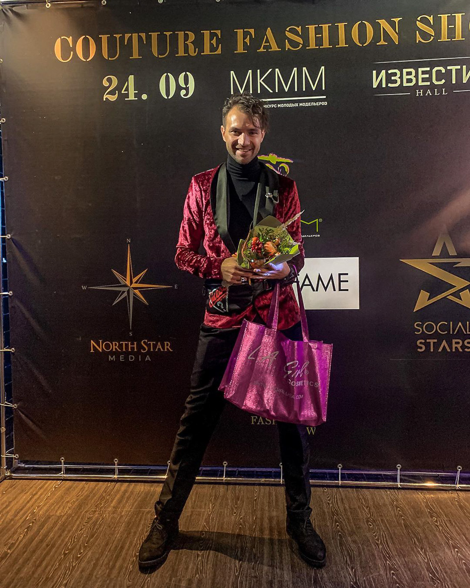 Антон Лавренков не ограничивает свою жизнь только танцами и хореографией. Его новая творческая профессия — модельер