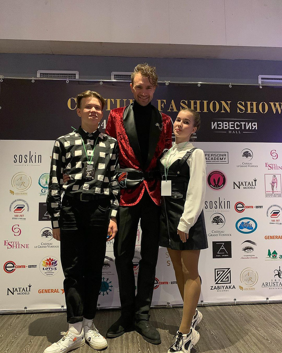 Антон Лавренков не ограничивает свою жизнь только танцами и хореографией. Его новая творческая профессия — модельер