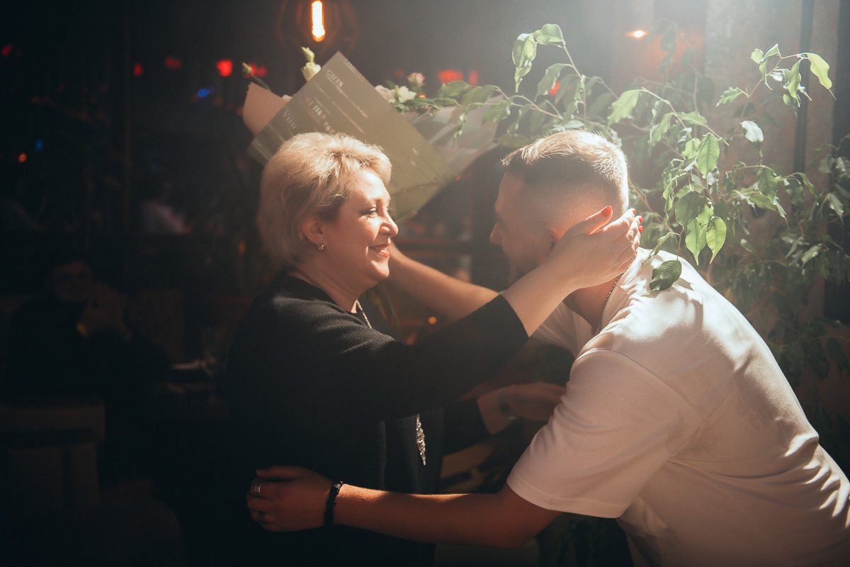 День рождения, который превратился в настоящий концерт. Расспрашиваем Дмитрия Захарию о праздновании нелюбимого события