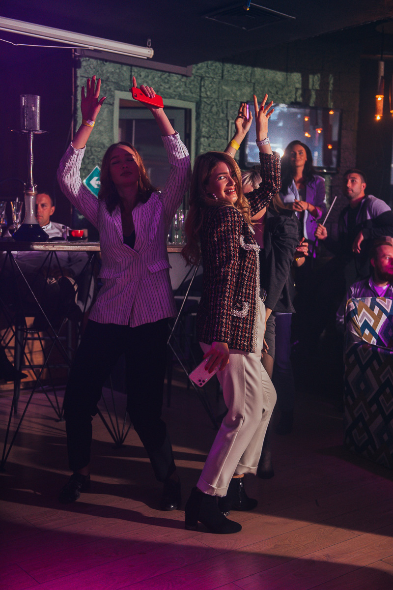 День рождения, который превратился в настоящий концерт. Расспрашиваем Дмитрия Захарию о праздновании нелюбимого события