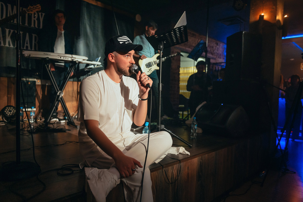 День рождения, который превратился в настоящий концерт. Расспрашиваем Дмитрия Захарию о праздновании нелюбимого события