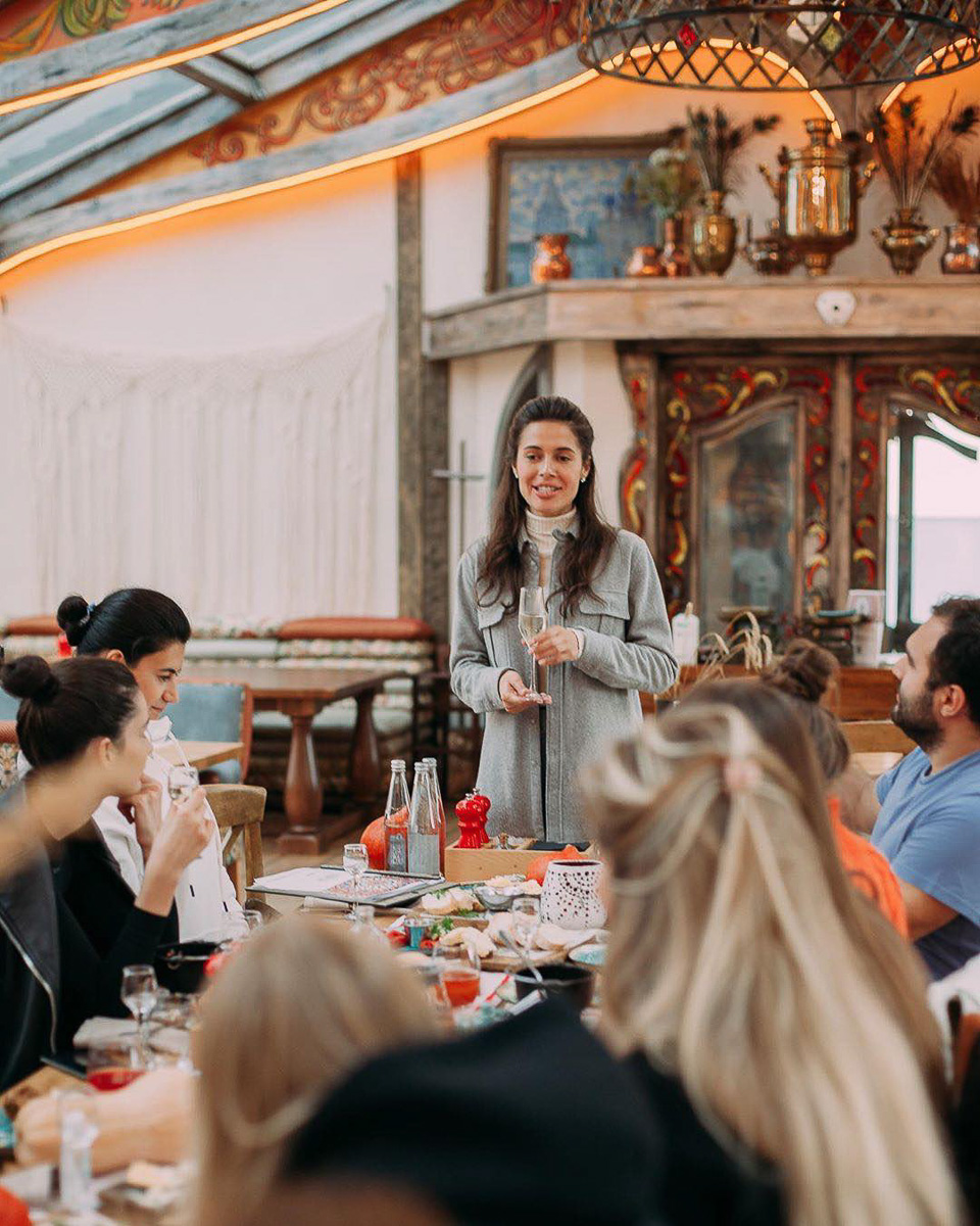 Кого из российских селебрити «Вице-мисс России» 2009-го года собрала в Суздале и как это было