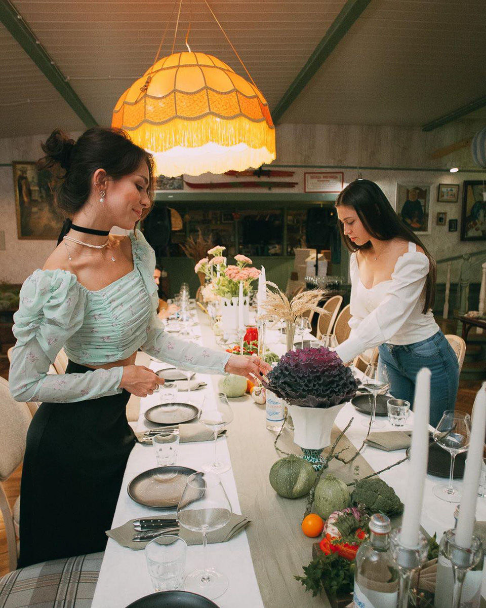 Кого из российских селебрити «Вице-мисс России» 2009-го года собрала в Суздале и как это было