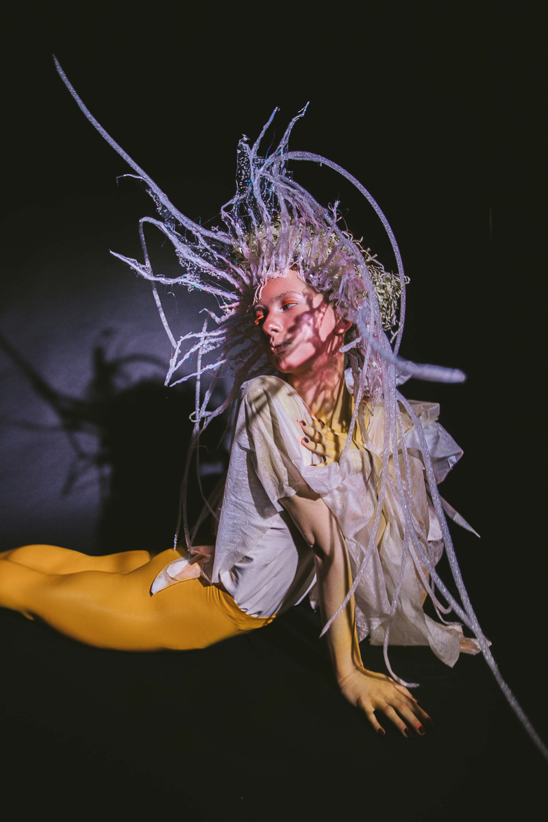 Наш журналист София Лётка поучаствовала в арт-проекте «Ассоциации» и рассказывает, как творческой командой создавался образ Тубулярии индивизы