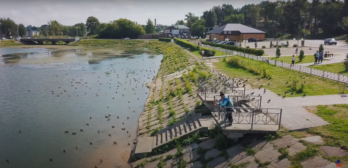 Бизнесмен из США Энди Фрека 19 лет назад переехал в Россию. Три года назад завел влог о путешествиях, а недавно добрался до Александрова