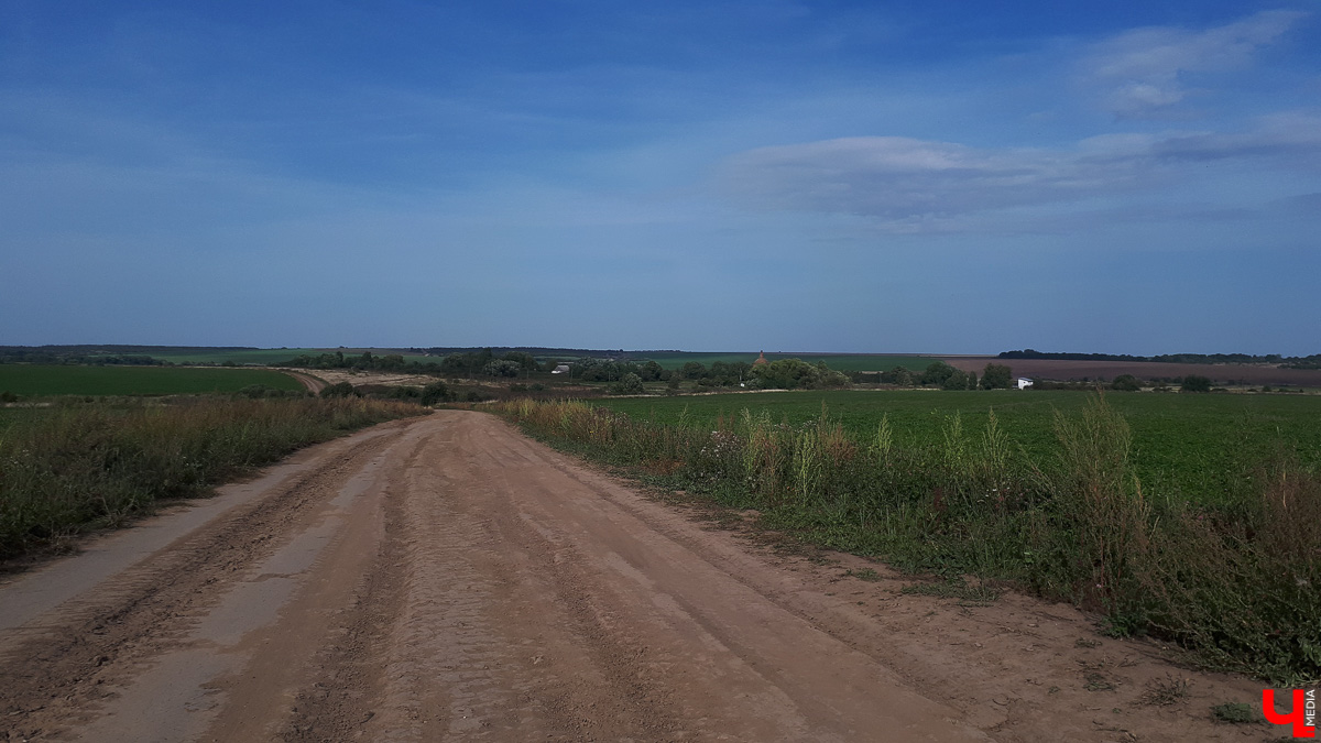 Фоторепортаж из села Константиново и история двух заброшенных церквей