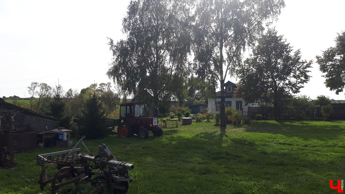 Фоторепортаж из села Константиново и история двух заброшенных церквей