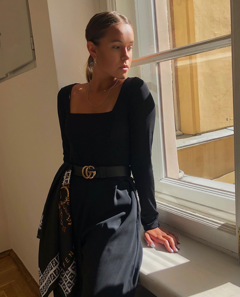 Владимирская вокалистка Соня Круглина, известная громкими каверами для Instagram, наконец пришла к сольному творчеству и готовится выпустить первый трек