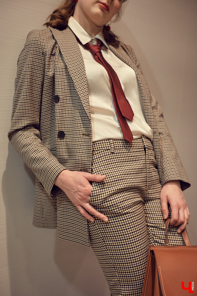 Стилист Ирина Безбородова прошлась по магазинам и нашла 9 трендовых брючных костюмов для сезона осень-зима 2020