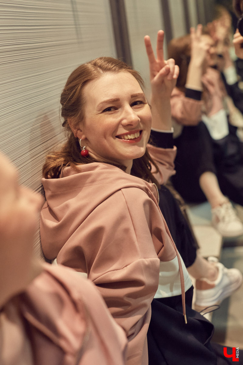 Стилист Ирина Безбородова прошлась по магазинам и нашла 9 трендовых брючных костюмов для сезона осень-зима 2020