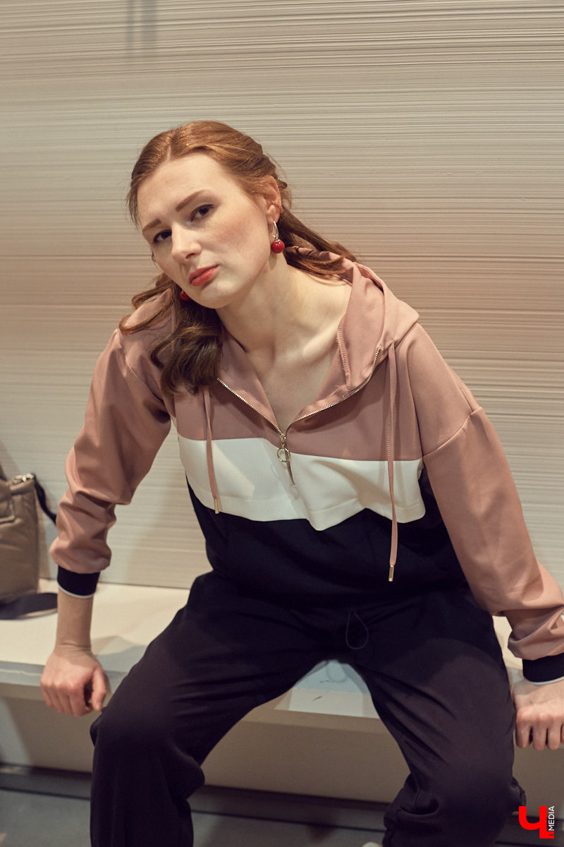 Стилист Ирина Безбородова прошлась по магазинам и нашла 9 трендовых брючных костюмов для сезона осень-зима 2020