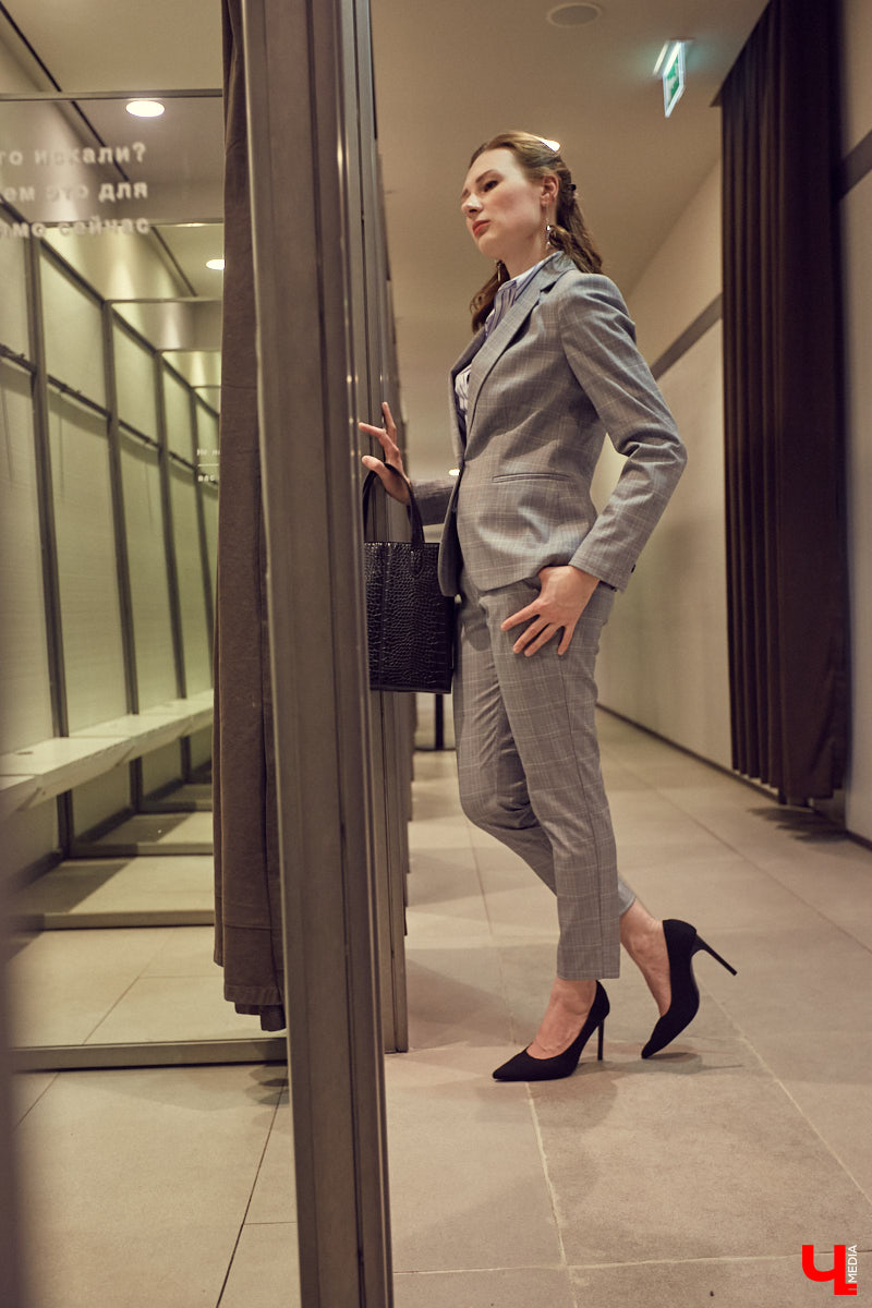 Стилист Ирина Безбородова прошлась по магазинам и нашла 9 трендовых брючных костюмов для сезона осень-зима 2020