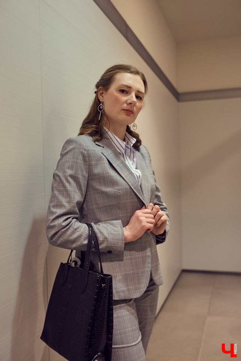 Стилист Ирина Безбородова прошлась по магазинам и нашла 9 трендовых брючных костюмов для сезона осень-зима 2020