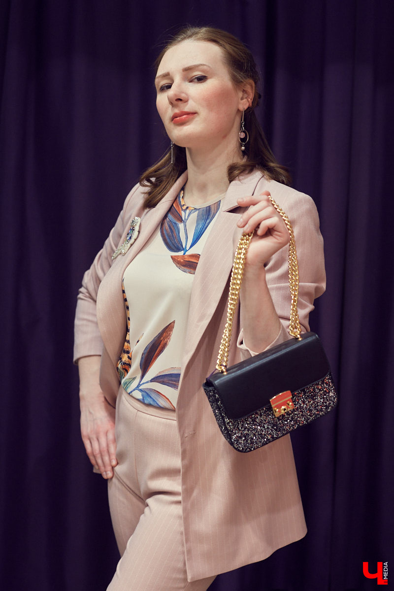 Стилист Ирина Безбородова прошлась по магазинам и нашла 9 трендовых брючных костюмов для сезона осень-зима 2020