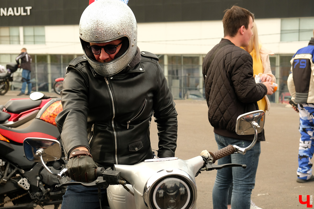 Байкеры со всей страны приехали во Владимир и устроили соревнования. Подробности - в нашем репортаже