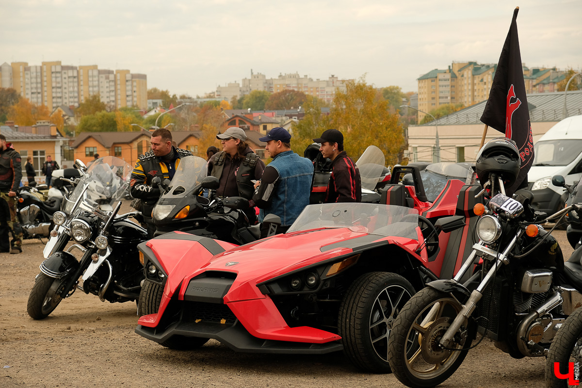 Байкеры со всей страны приехали во Владимир и устроили соревнования. Подробности - в нашем репортаже