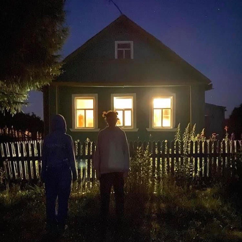 Не каждый город может похвастаться таким движем, как село Фомиха, где на днях открылся (!) «Сельский театр драмы и комедии»