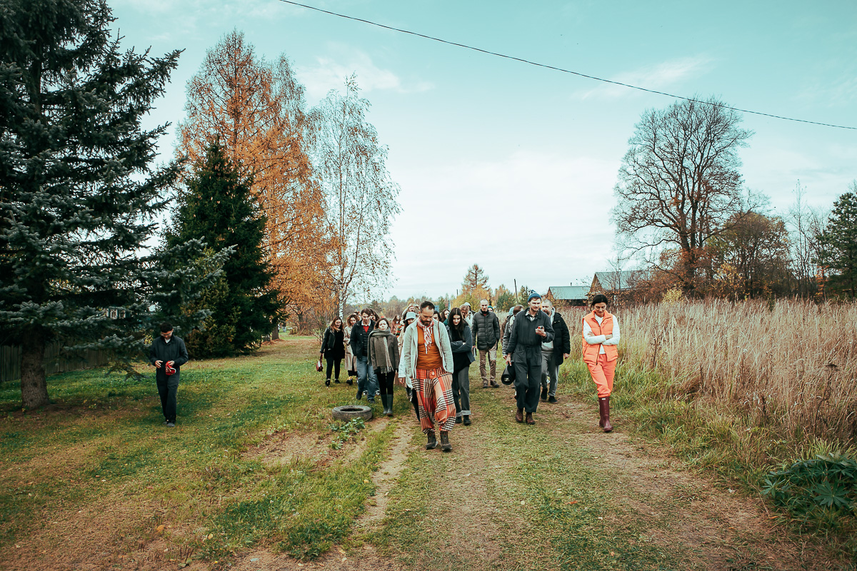 Не каждый город может похвастаться таким движем, как село Фомиха, где на днях открылся (!) «Сельский театр драмы и комедии»