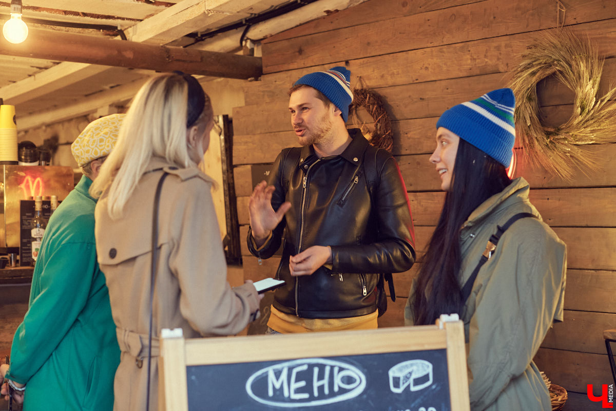 Не каждый город может похвастаться таким движем, как село Фомиха, где на днях открылся (!) «Сельский театр драмы и комедии»