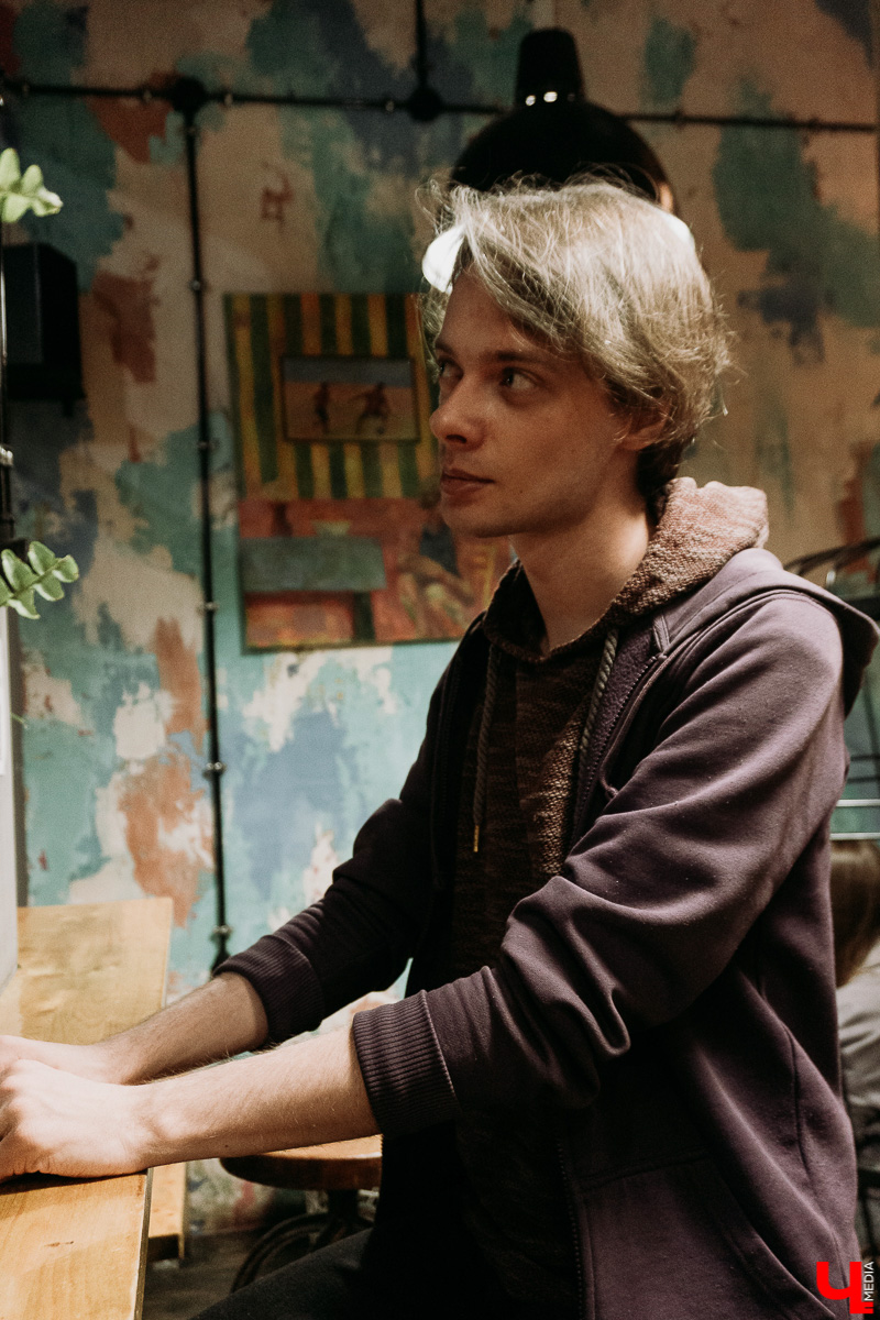 После двухмесячного перерыва психоделик-бэнд «Подгôрод» вновь соединился и вернулся с новостями. Будут танцы, будет тяжелый звук