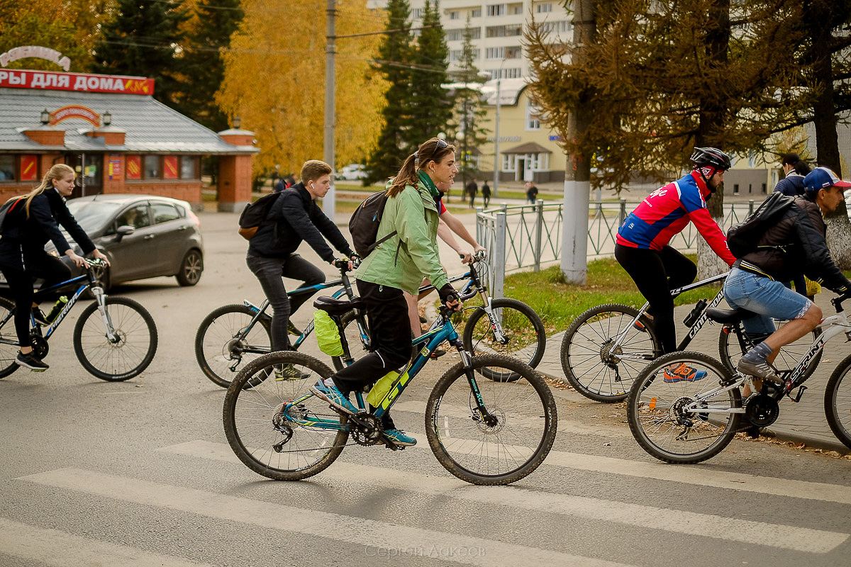 Разбираемся, почему постсамоизоляционный велосезон оказался таким масштабным и кто продолжит устраивать покатушки после его официального закрытия